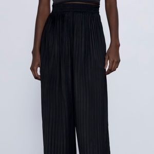 👙 ZARA👙 PLEATED PANTS👙